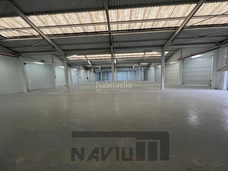 Foto 1a721560-4775-4c6d-b273-0214bbeea54c. Nau industrial amb calefacció a El Barral Ferial Coslada
