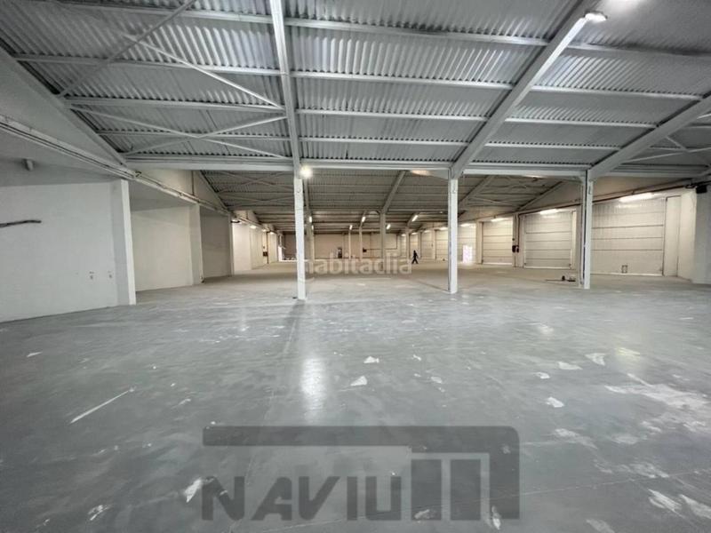 Foto c5ca0fc1-87dd-46e9-9698-c43e78ee0bf0. Nau industrial amb calefacció a El Barral Ferial Coslada