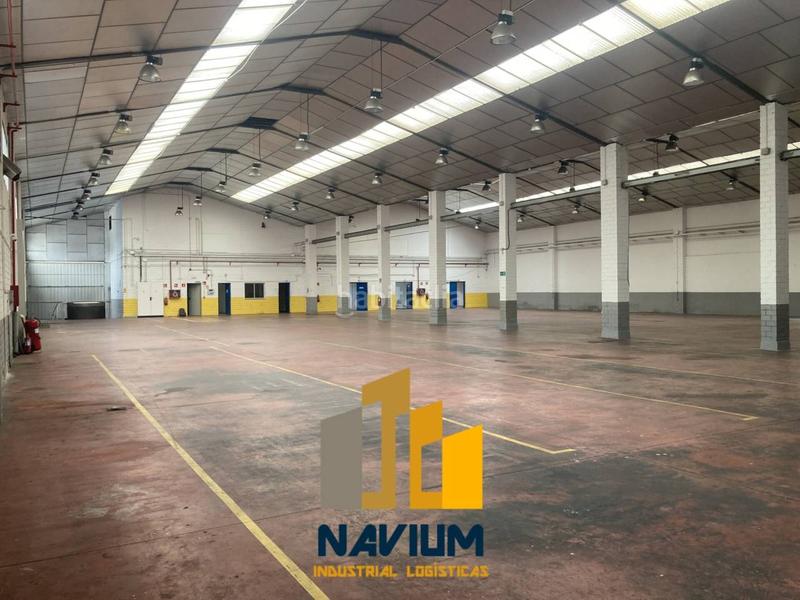 Foto a8b35bf9-dc26-4b1d-a266-2da685b86904. Alquiler nave industrial navium alquila nave almacén en pi la Estación en Coslada