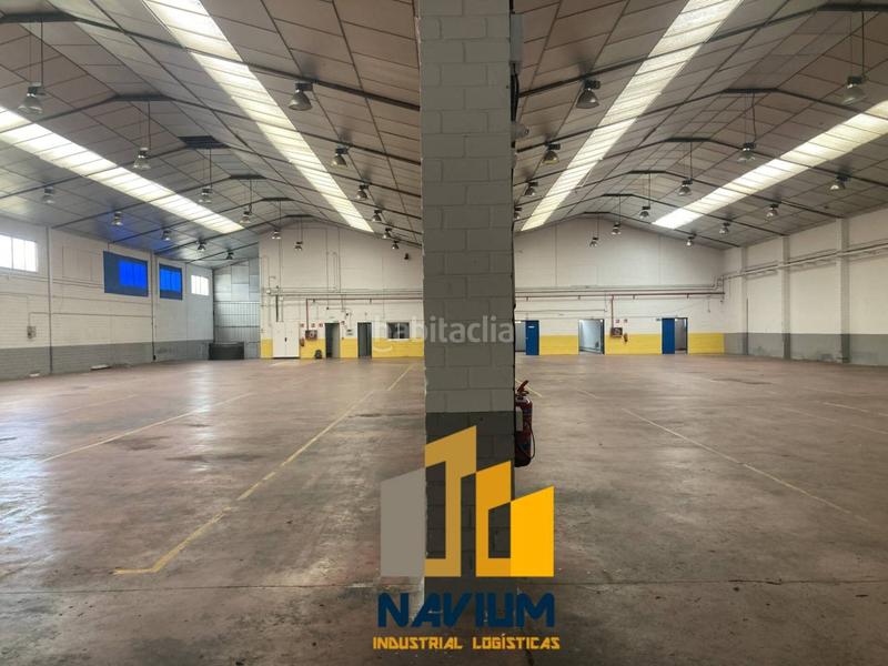 Foto 5afdc6ef-2636-4380-a16c-c0b146a04fba. Rent industrial building in Estación Coslada