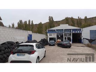 Nau industrial a Villalbilla Pueblo. Navium vende finca urbana de 880 m2 con taller mecánico funciona