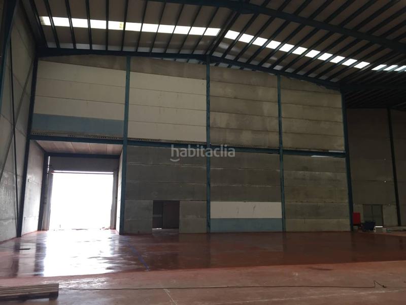 Foto 6bf6051e-c27d-466e-8517-8ac9825a24a1. Location bâtiment à usage industriel dans Borox