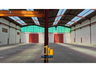 Location Bâtiment à usage industriel à Daganzo de Arriba. Navium alquila nave industrialalmacén con 2 puentes grúa de 5 to