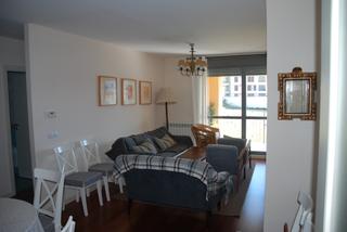 Appartement à Calle las aliagas 10. Piso coqueto todo exterior muy luminoso y con maravillosas vista