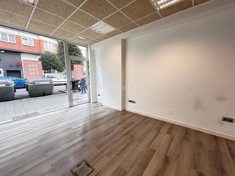 Foto 72bf55e4-809d-4a2c-b28e-93fc11111adb. Alquiler local comercial en Laviada Gijón
