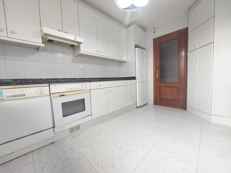 Foto b84cba8f-962a-40a2-942d-2800ff18bf69. Appartement avec chauffage parking dans nuevo Gijón Gijón