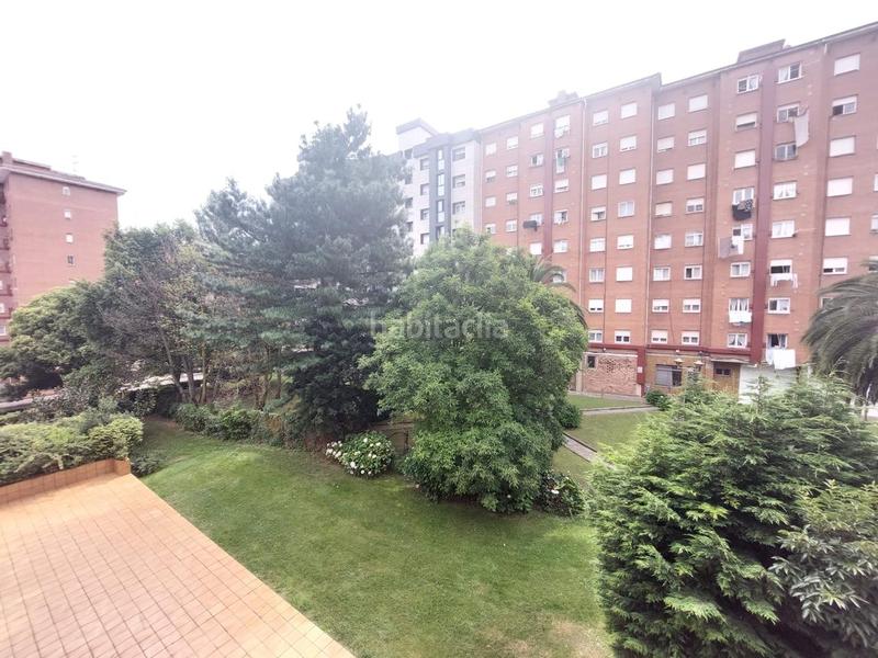 Foto f0a275c1-95df-43c4-945b-6bdcbf782055. Piso en nuevo Gijón Gijón