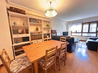 Rent Flat in El Polígono. Piso en polígono