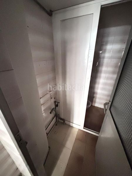 Foto f384bb77-d964-43e7-bba5-f1e533056f3a. Local comercial a Laviada Gijón