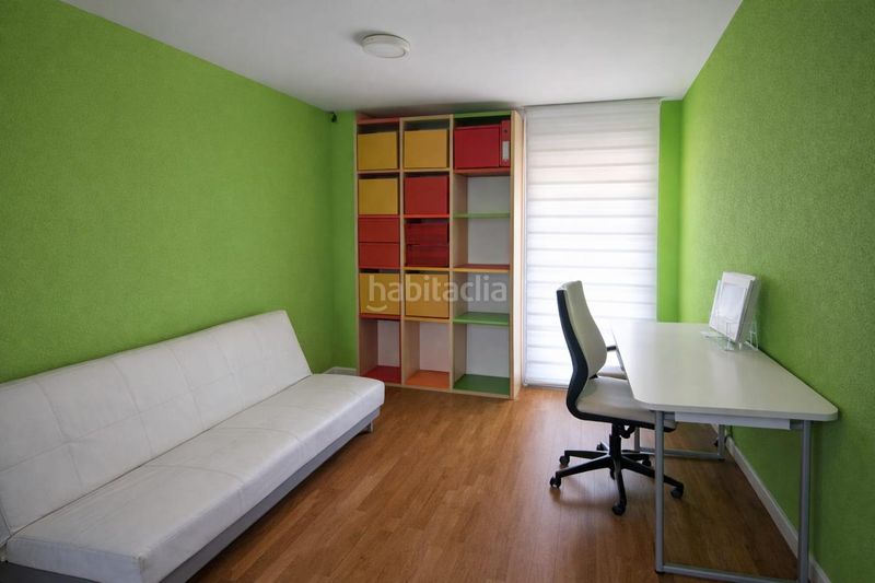 Foto bcd65666-5cf8-4dcb-a5b2-dcbd942ca82f. Pis amb calefacció aparcament a Jove Gijón