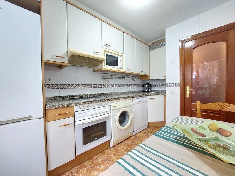 Foto 43a6c27d-5e79-4db0-9f53-6844f802f2ec. Pis amb calefacció aparcament a Perchera Gijón