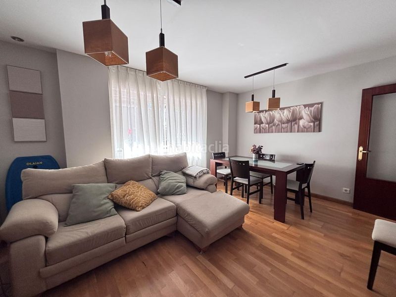 Foto e482f2a2-fbaf-473c-8591-0c79cfe7dd13. Rent ground floor with heating in El Polígono Gijón