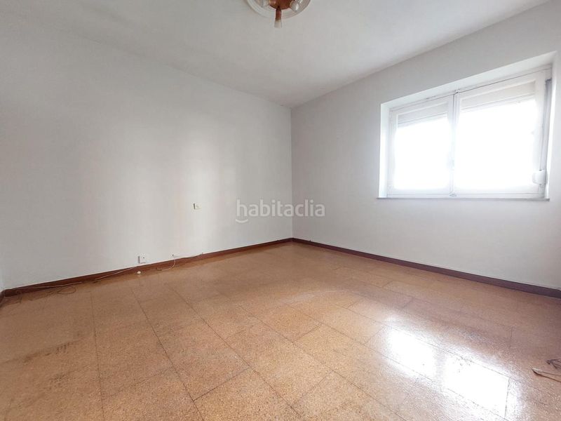 Foto a9b620c2-dd0b-488c-a7f2-b01368f870f9. Planta baixa amb calefacció a Contrueces Gijón