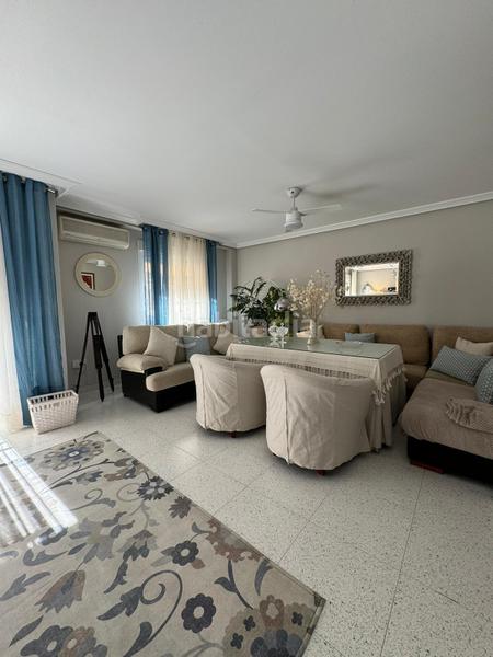 Foto d2b92a32-8840-4e0a-ae47-6dbae4b39d9b. Casa a schiera con riscaldamento parcheggio piscina in Badajoz