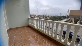 Pis  Calle donante de sangre. Encantador piso de 4 dormitorios junto al puente real
