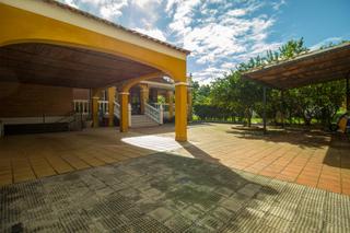 Xalet en Avenida Elvas. Chalet independiente junto al viejo vivero en badajoz