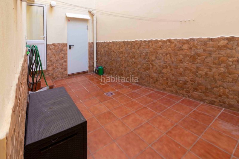 Foto ae0104cc-4c8d-4dde-9530-a94a6df63341. Casa amb aparcament a Carretera de Sevilla - Los Montitos Badajoz