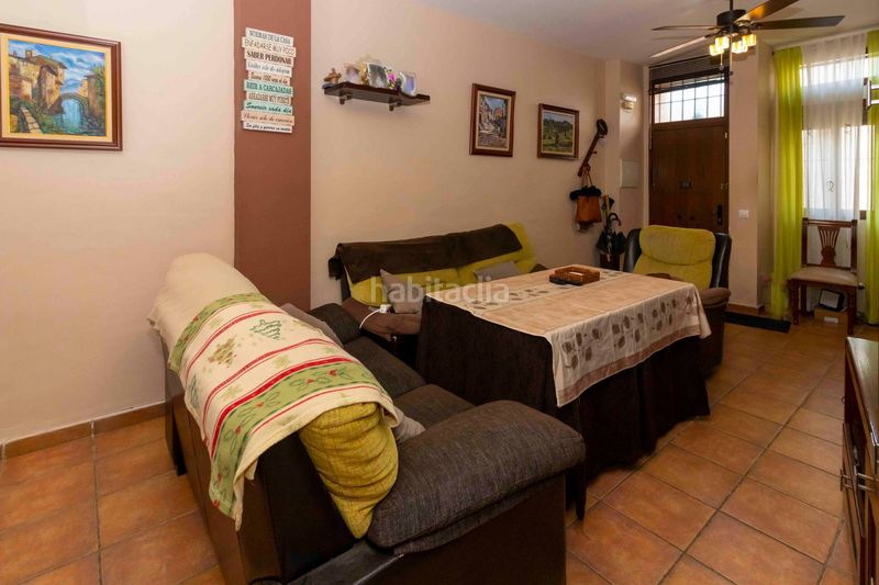 Foto b27047b1-7af3-4d31-b390-a7d09741b954. Casa amb aparcament a Carretera de Sevilla - Los Montitos Badajoz