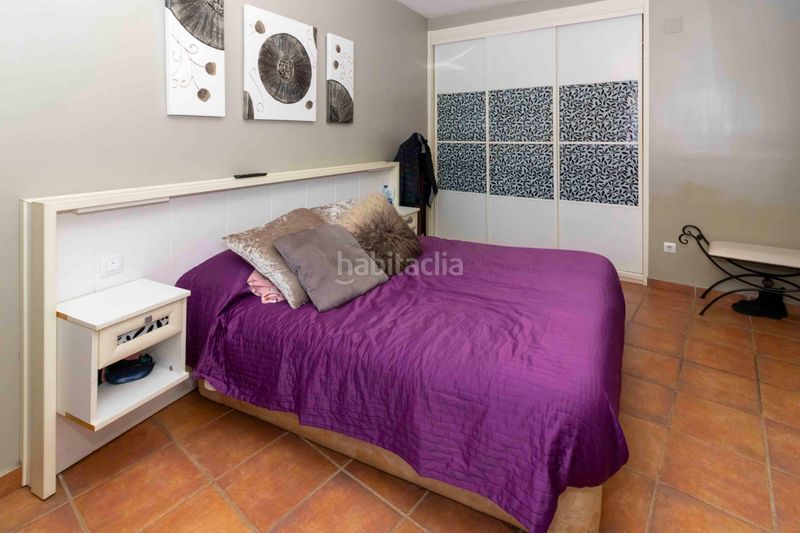 Foto dcdcc8b3-b028-486b-9b94-b93e4bee7cea. Casa amb aparcament a Carretera de Sevilla - Los Montitos Badajoz