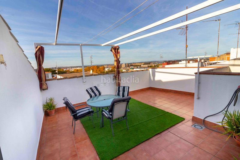 Foto fb0cadaf-7f70-47fe-8bab-94f4327ccae2. Casa amb aparcament a Carretera de Sevilla - Los Montitos Badajoz