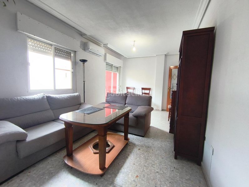 Foto c1c51000-4af5-4ba3-aad1-05d550bc02d2. Apartamento junto a estación de autobuses con garaje en Badajoz