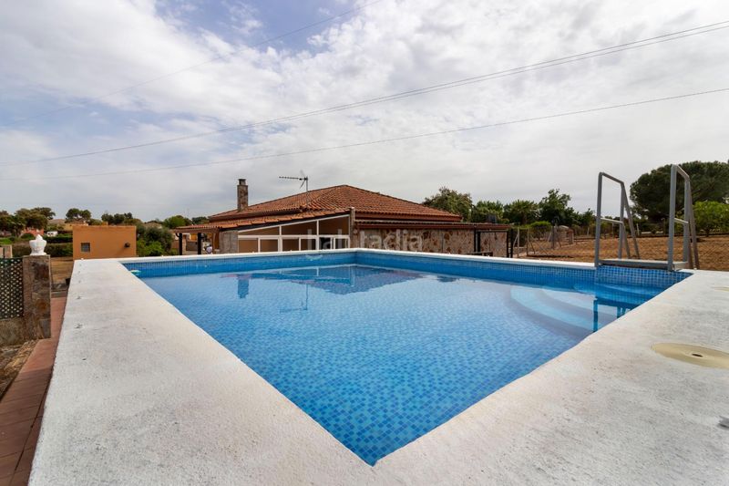 Foto b2780aa5-907b-46e9-b4f1-4d0d9326dd3f. Casa a avenida avenida campomanes 37 a Dehesilla de Calamón - Campomanes Badajoz