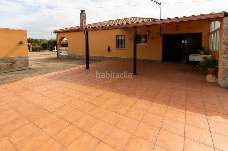 Foto dbe48546-3162-431e-88e1-2cc336a5026a. Casa a avenida avenida campomanes 37 a Dehesilla de Calamón - Campomanes Badajoz