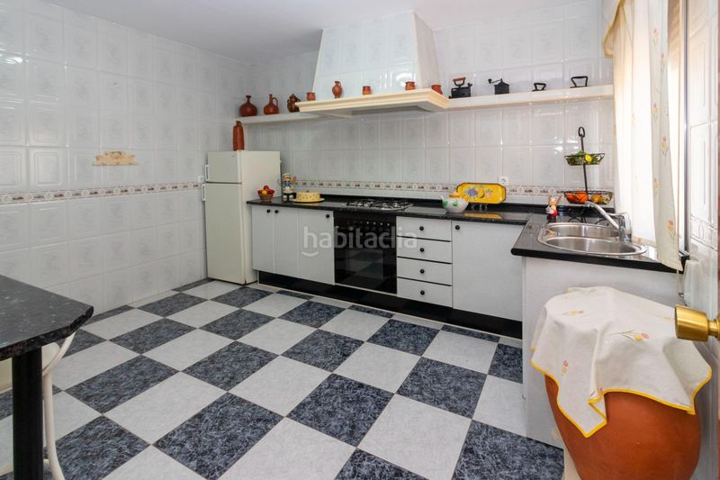Foto f192c418-4e75-4f68-ba69-888a5e29d351. Casa a avenida avenida campomanes 37 a Dehesilla de Calamón - Campomanes Badajoz