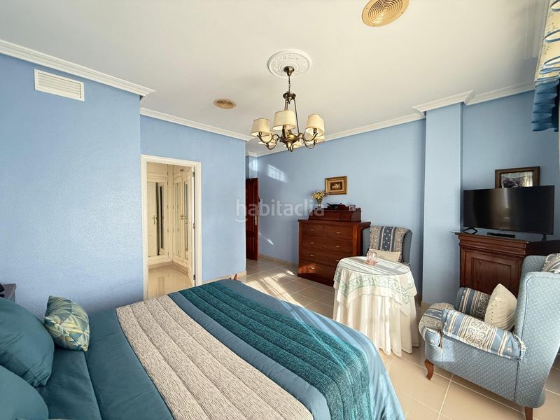 Foto a3d6cbd5-72ec-48dd-ab96-f50e5a39c044. Xalet amb aparcament piscina a Carretera de Sevilla - Los Montitos Badajoz