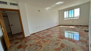 Appartement à San Roque - Ronda Norte. Piso en san roque para entrar a vivir con tres dormitorios, dos