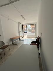 Local Comercial en Calle Almendralejo 43b