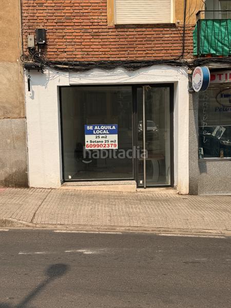 Foto a1dec13f-bf96-40ec-84e0-83ca91010a5f. Alquiler local comercial en calle almendralejo 43b local centrico en Mérida