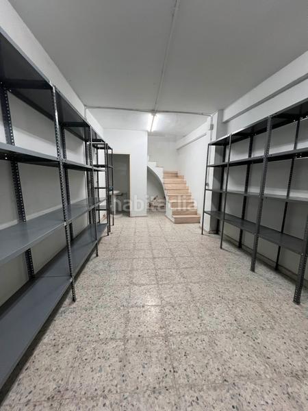 Foto fac9e4b7-6d5c-46d0-94f5-f40472fc87be. Alquiler local comercial en calle almendralejo 43b local centrico en Mérida