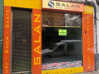 Miete Geschäftsraum in Calle corporaciones de lena 1. Local comercial con 82m2 en planta baja y almacén en sótano de 6