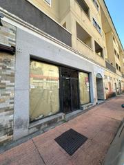 Location Local commercial à Avenida Elvas. Local comercial en alquiler en jardines del guadiana, badajoz