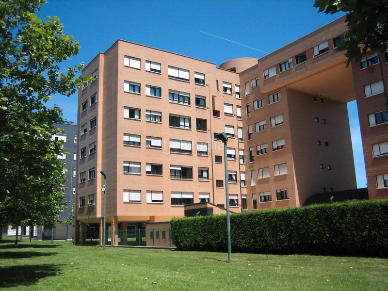Foto e1d04de2-f7c5-4331-807f-cd4559cf2840. Alquiler piso en Montevil Gijón
