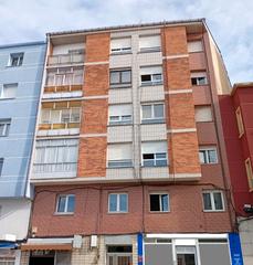Appartement à Avenida hermanos felgueroso 35