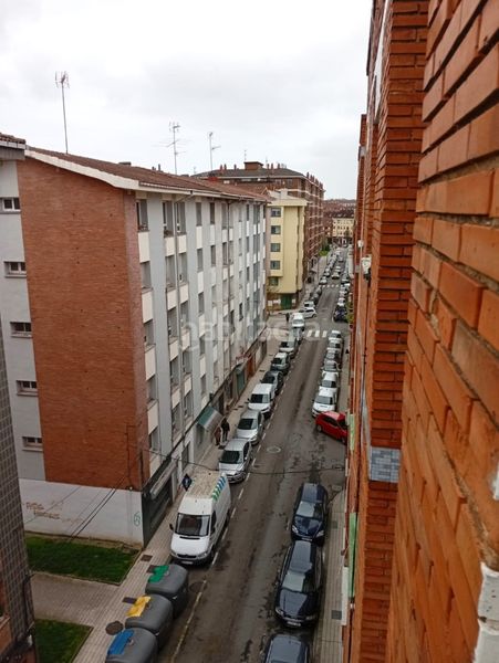 Foto 204473f4-6131-423a-bf23-7fb39dcede35. Pis a calle de san nicolás 35 a Llano Gijón