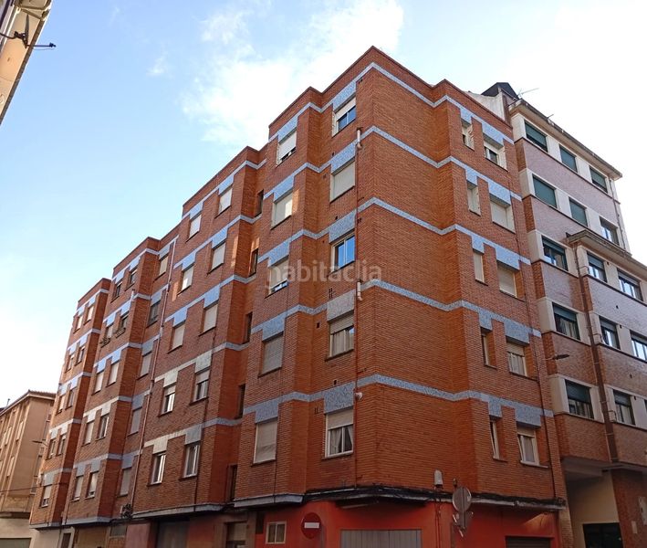 Foto 510e9c84-7208-4e2b-8e32-ba7d7182f114. Pis a calle de san nicolás 35 a Llano Gijón