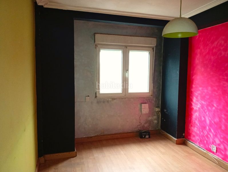 Foto ab7df5a4-60a3-492b-8147-6a8fa9bd2508. Pis a calle de san nicolás 35 a Llano Gijón