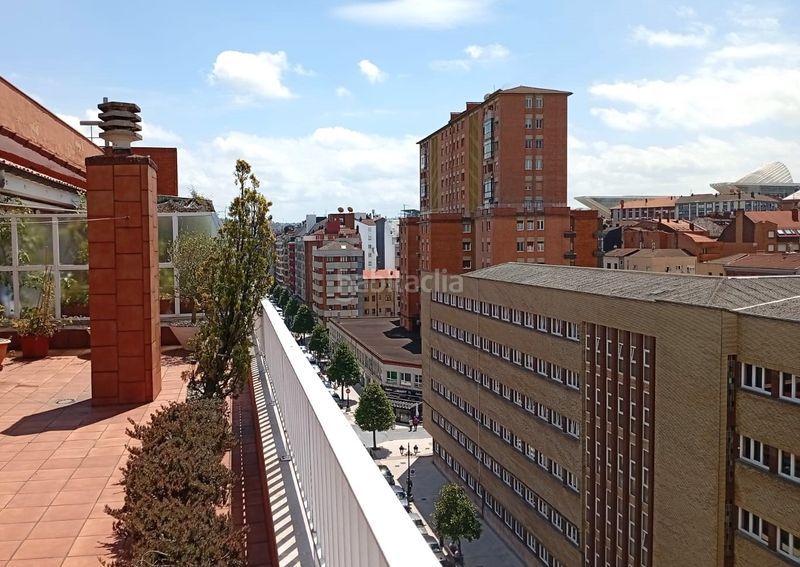 Foto 289169a8-2f0d-4e61-82eb-67036d801525. Àtic amb calefacció aparcament a Masip Oviedo