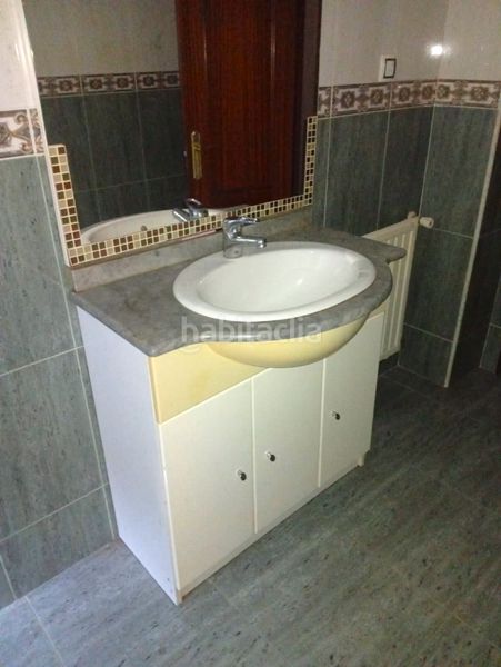 Foto ad7763ab-3177-48a2-8b55-2d80b0b9a4a6. Pis a calle el robledo 38 a Lena