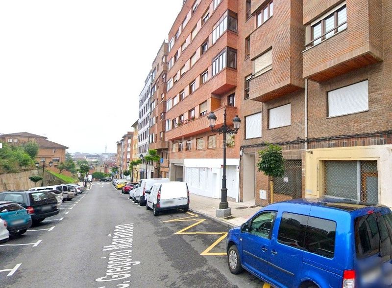 Foto 9974a06e-ba5d-4bb4-8559-88d357572202. Aparcament cotxe a calle gregorio marañon 23 a Vallobín Oviedo