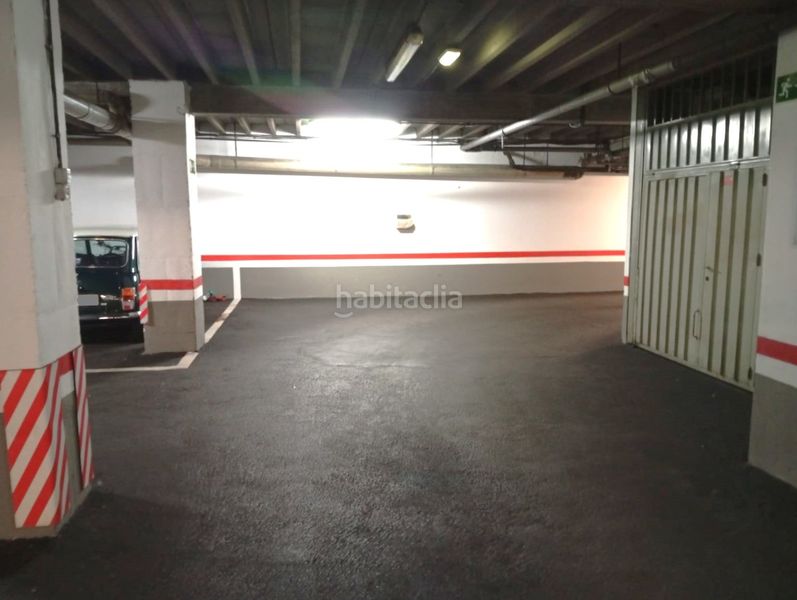 Foto ddd99d5a-4171-4e0a-8874-a56f98870257. Aparcament cotxe a calle gregorio marañon 23 a Vallobín Oviedo