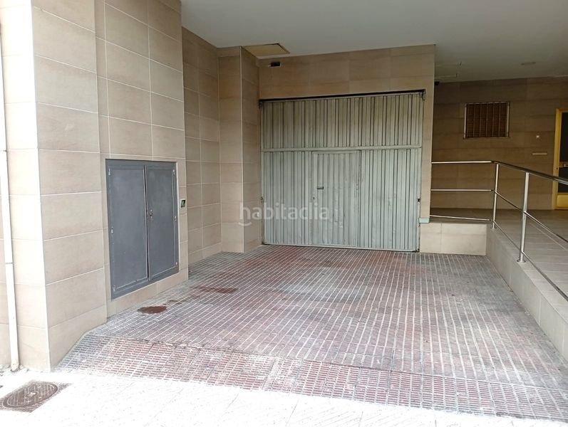 Foto 257d5556-291e-43e8-bba2-92bd3b2de451. Aparcament cotxe a calle gregorio marañon 23 a Vallobín Oviedo