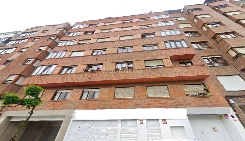 Foto 49397d02-6622-4db7-80dd-cb345b1fb18b. Aparcament cotxe a calle gregorio marañon 23 a Vallobín Oviedo