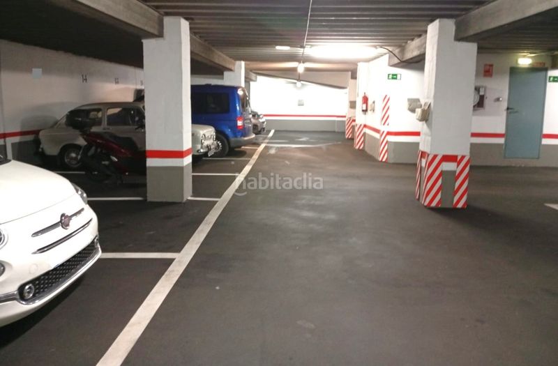 Foto aa0de0cb-395f-41a0-9575-c178a511eb14. Aparcament cotxe a calle gregorio marañon 23 a Vallobín Oviedo