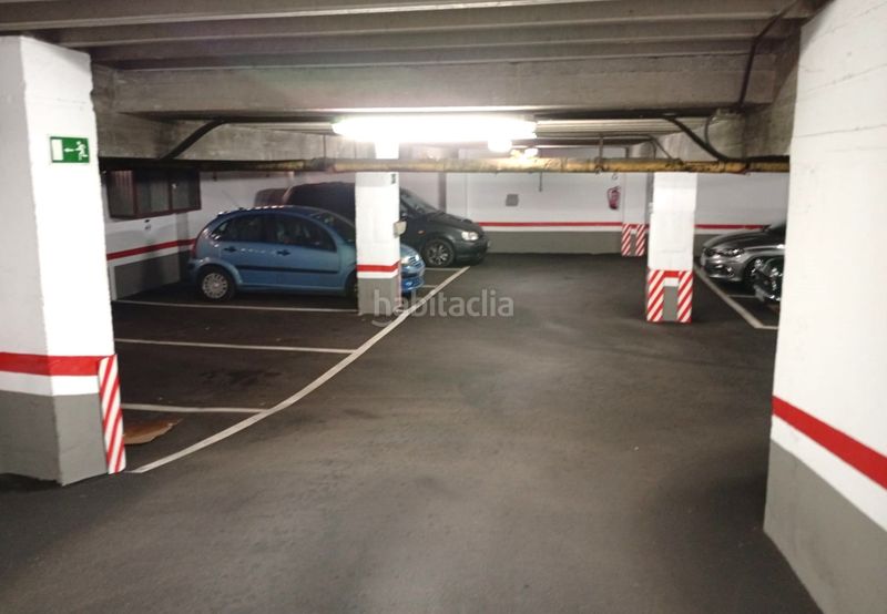 Foto bd97428d-b07c-437c-952b-692f5ff62b7b. Aparcament cotxe a calle gregorio marañon 23 a Vallobín Oviedo