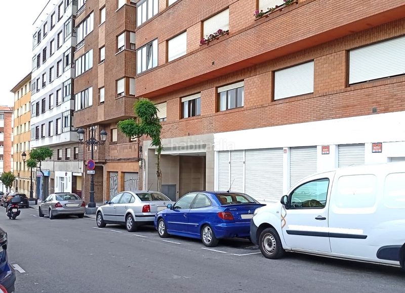 Foto d31a25bc-645c-4371-85b0-304502645a6f. Aparcament cotxe a calle gregorio marañon 23 a Vallobín Oviedo