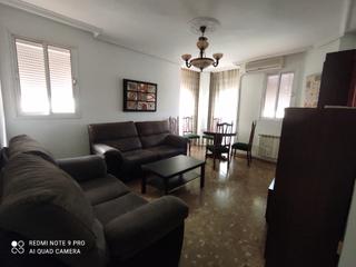 Pis a Centro. Se vende estupendo piso en mérida zona centro.